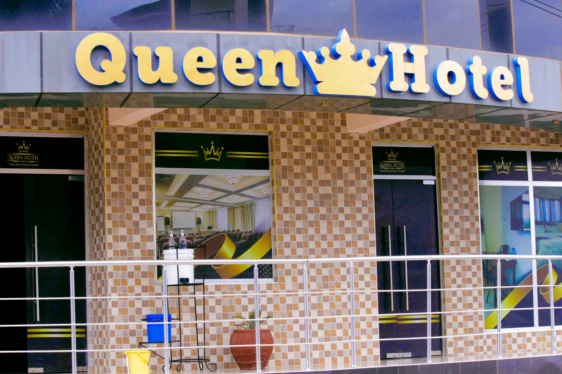 Queen Hotel
