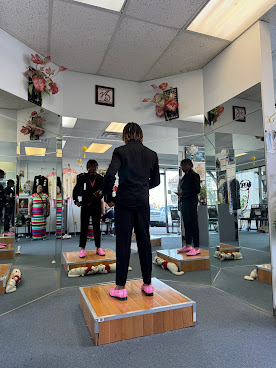 Lu's Tailor Shop by null