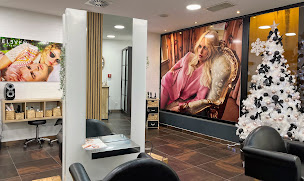 Photo n°2 de Lola Coiffure institut à Le Mans (Institut de beauté)