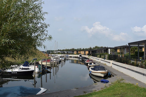 Camping and Marina De Meeuw Logo