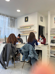 Photo n°12 de LYNAILS à Paris (Salon de manucure)