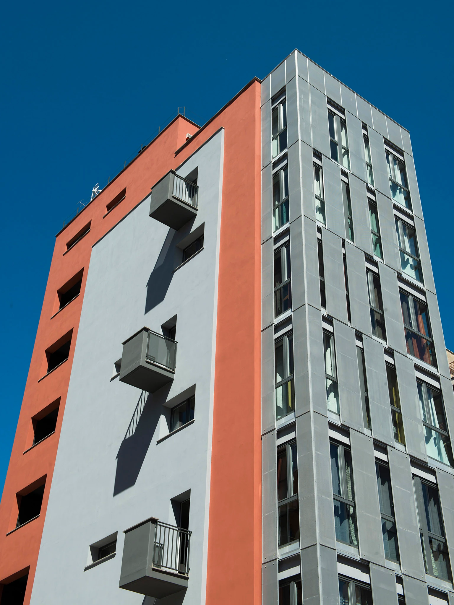 SkyTower - The Right Space