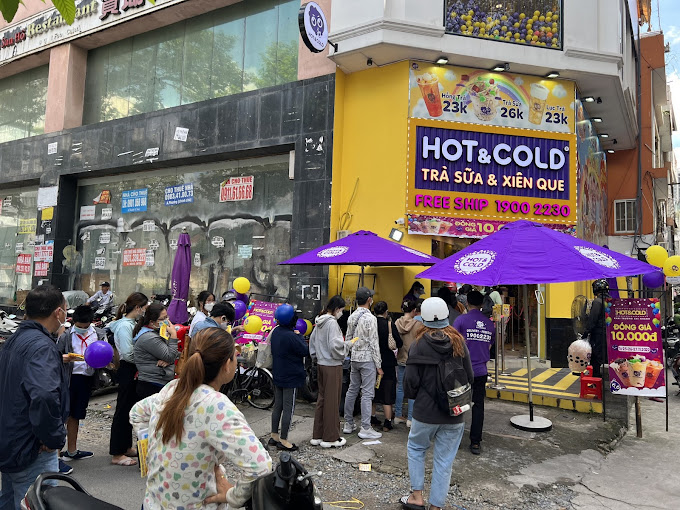 Hot & Cold Trà Sữa Xiên Que, 393 Trần Hưng Đạo, Cầu Kho, Quận 1