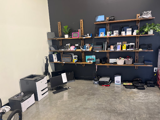 Tech Lounge - Visual