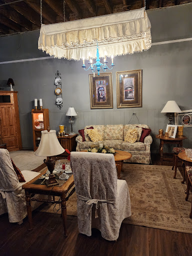 Opera House Antiques & Uniques Gallery - United States