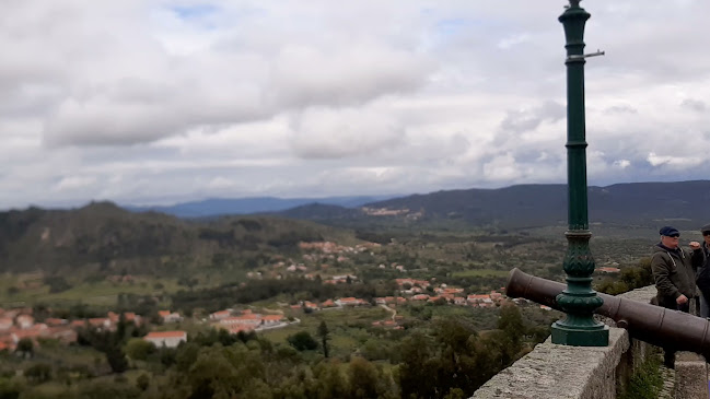 Avaliações doMiradouro de Monsanto em Idanha-a-Nova - Estacionamento