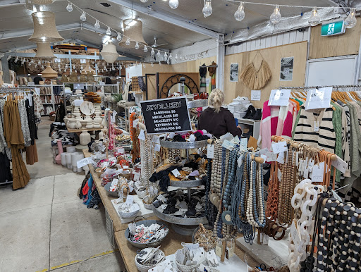 Holiday Trading & Co - Thumbnail