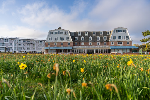 Newport Beach Hotel & Suites - Thumbnail