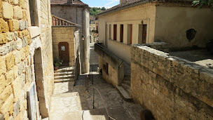Photo n°3 de Commune de Puy-l'Evêque à Puy-l'Évêque (Mairie de village)