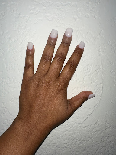 Elegant Nails & Spa Duncan Logo