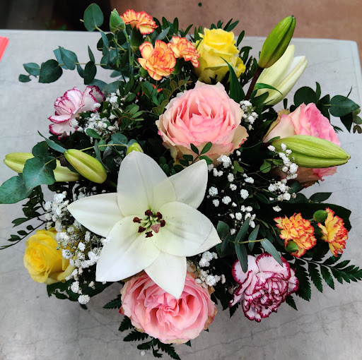 AUX SAISONS DES FLEURS - Thumbnail