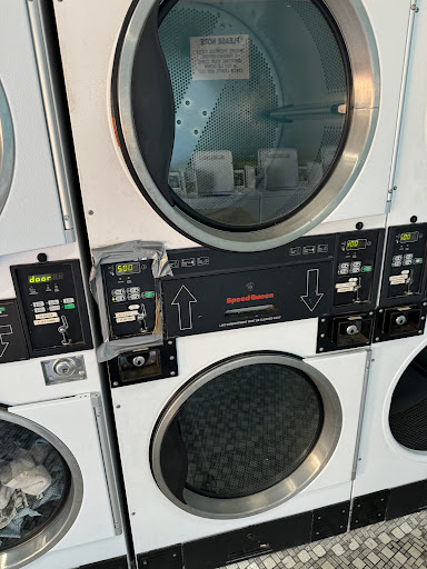 Midwest Laundrette Geraldton Logo