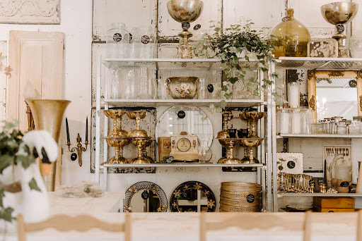 Kettlewells Vintiques-Floral Boutique - Thumbnail
