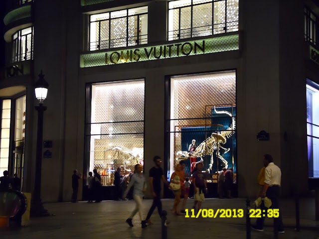 Louis Vuitton Paris Montaigne
