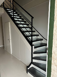 Photo n°3 de Rénovation & Habillage escaliers - AFLOPRO à Craponne (Menuisier)