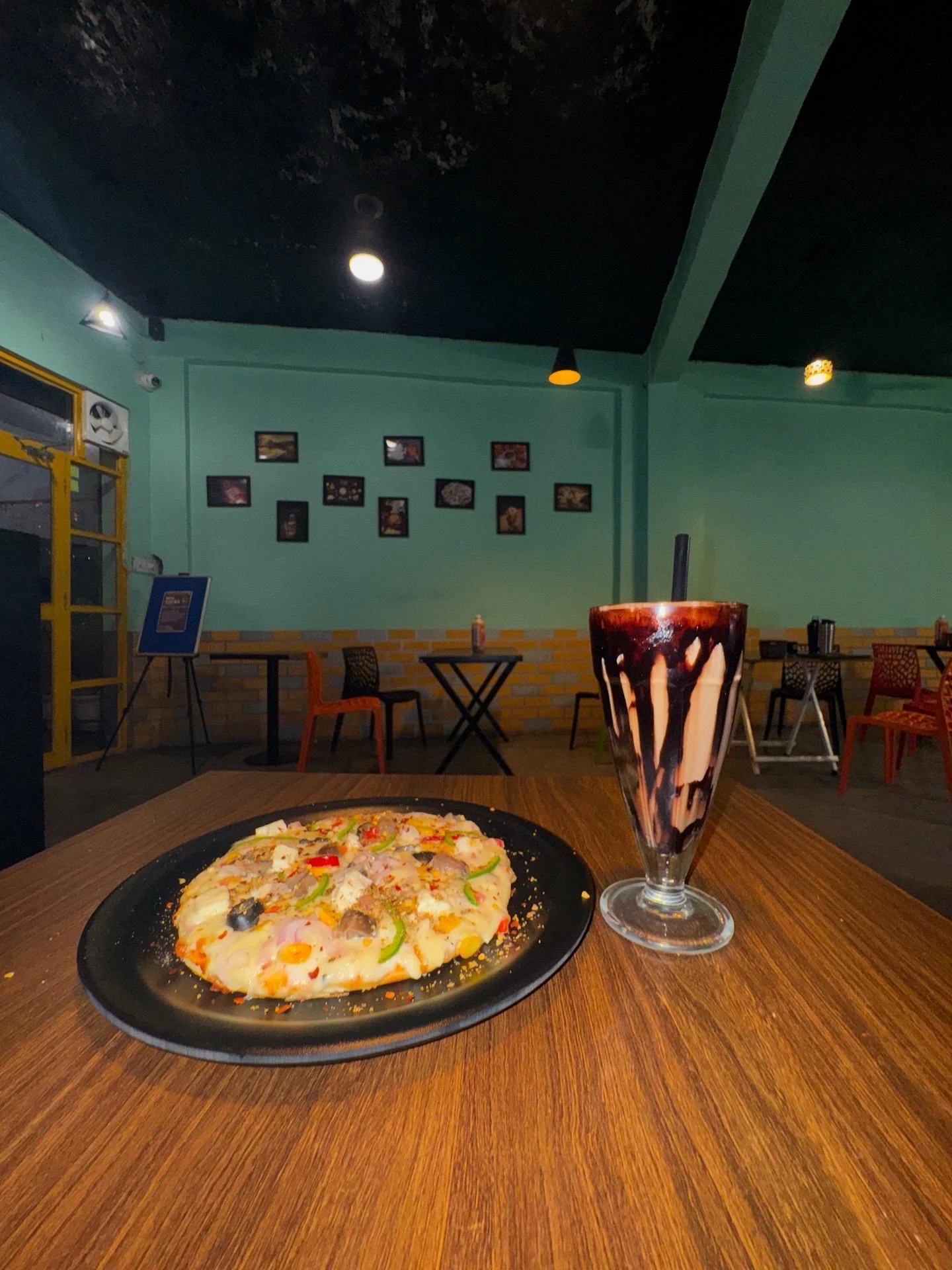 Mr. cafe & restaurant Palhawas