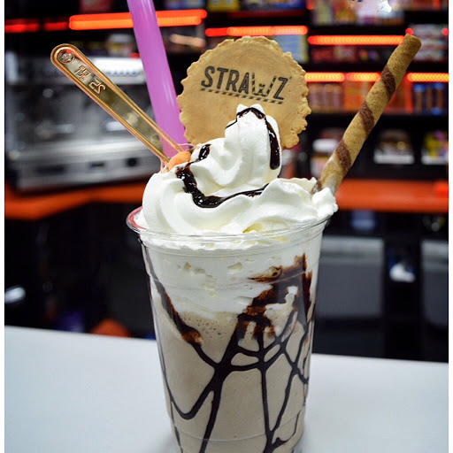 Strawz - Visual