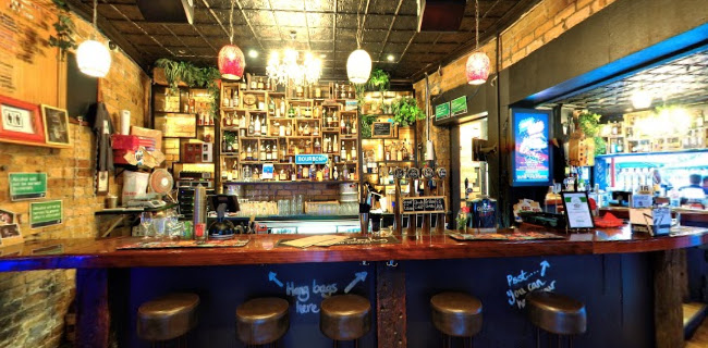 Reviews of The Lumsden Free House in Auckland - Pub