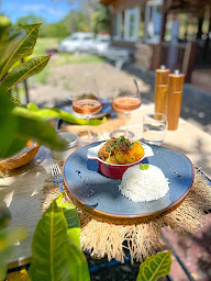 Photo n°47 de Le Beauvallon Restaurant et Evenementiel à Saint-Benoît (Prestataire de mariage)