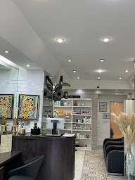 Photo n°20 de Le Salon Masséna à Nice (Magasin de produits de beauté)