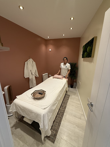 Cholly’s Thai Massage & Therapy