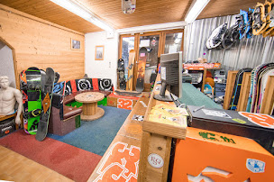 Photo n°24 de SPORT 2000 LA CHARPENTERIE SPORTS - Location ski Vars à Vars (Magasin de vêtements de sport)