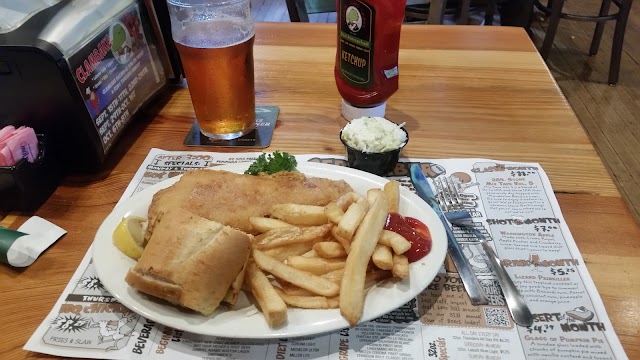 Winking Lizard Tavern