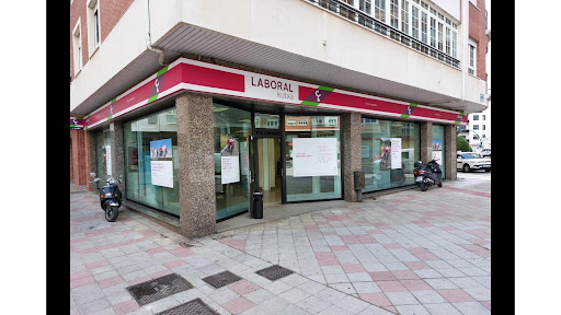 LABORAL Kutxa Leon - Santa Ana