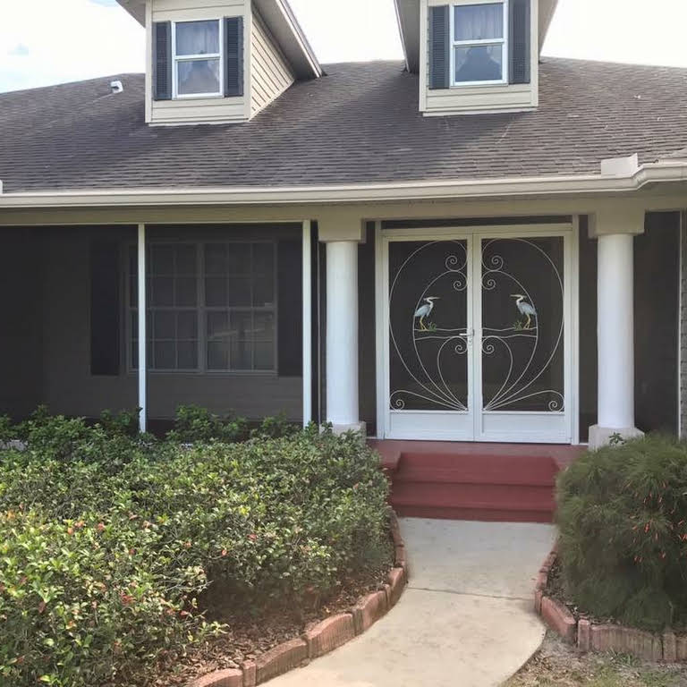 Reddick's Rescreening and Construction Screen Repair Service in Dundee