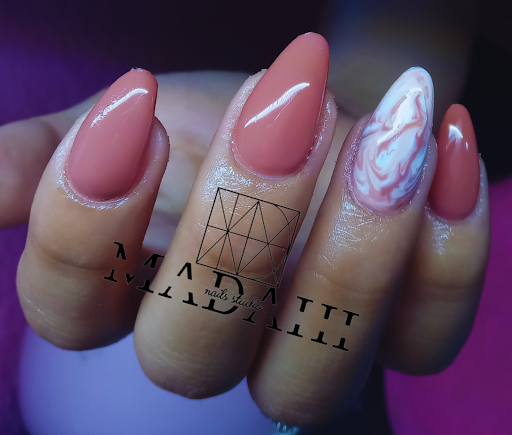 Madahi Nails Studio - Visual