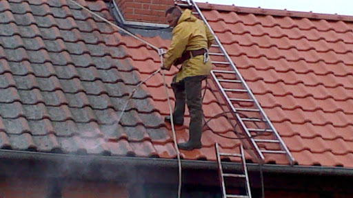 Dachbeschichtung und Fassade