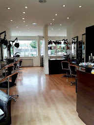 Photo n°9 de Les Vilaines à Margency (Salon de coiffure)