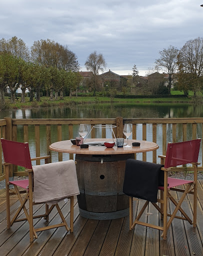 Photo de Les Cabanes du Lac à Vandré (17700)