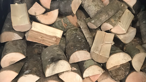 Logs and Lawns at Grasshoppers