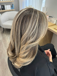 Photo n°7 de LE MADEMOIS’ELLE à Laval (Salon de coiffure)