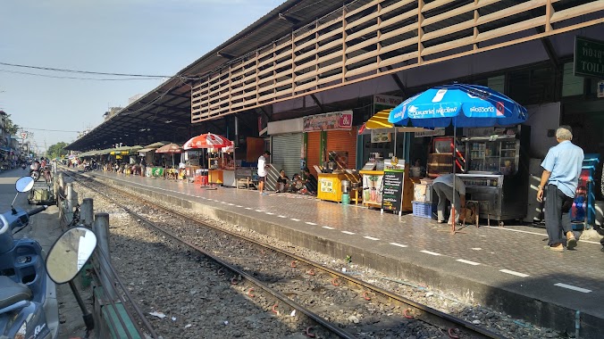 Wongwian Yai Railway Station, Author: tomato tam