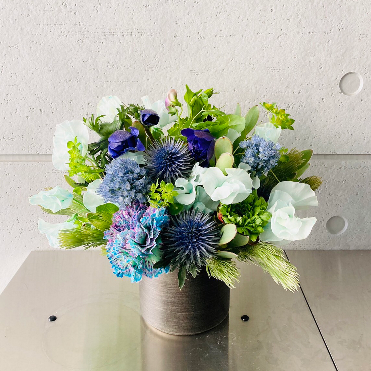 E Nos Note イノンスノート 中目黒 池尻大橋 花屋 フラワーショップ 生花 観葉植物 ドライフラワーの販売をしている中目黒の花屋です ギフトアレンジメント ブライダルブーケ等制作 飲食店 ホテル等の花装飾 東京２３区内でしたら胡蝶蘭の配達 スタンド花の