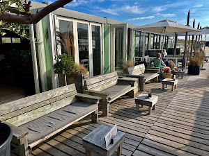 Strandpaviljoen van Roon photo
