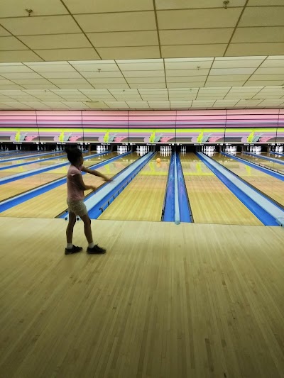 Riviera Lanes