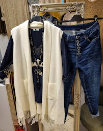 Photo n°4 de MISS SHOPPING à Saint-Maximin-la-Sainte-Baume (Magasin de vêtements pour femmes)