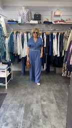 Photo n°3 de Pour Elles à Asnières-sur-Seine (Magasin de vêtements pour femmes)