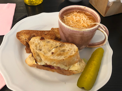 Madeline's Cafe - Visual