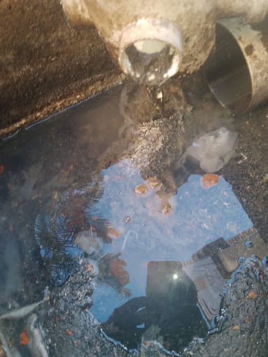 Praiana Desentupidora 24h em Santos, São Vicente, Praia Grande e regiao praiana.
