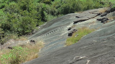 Photos of Manikkamadu Buddhist Temple