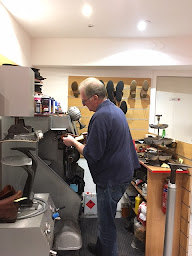 Photo n°8 de Cordonnerie Saint Louis à Versailles (Cordonnier)