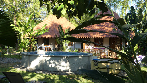 Naturalmente B&B Boutique Bungalows y Cocina Mediterránea