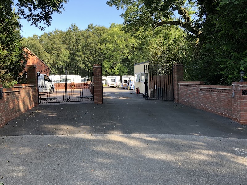 Caravan & Castle photo 2