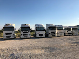 Photo n°6 de SARL ROBERTRANS à Saint-Marcel-sur-Aude (Société de transport routier)