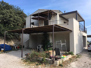 Photo n°2 de Atelier de la plaine à Chabottes (Société de fabrication d'escaliers)