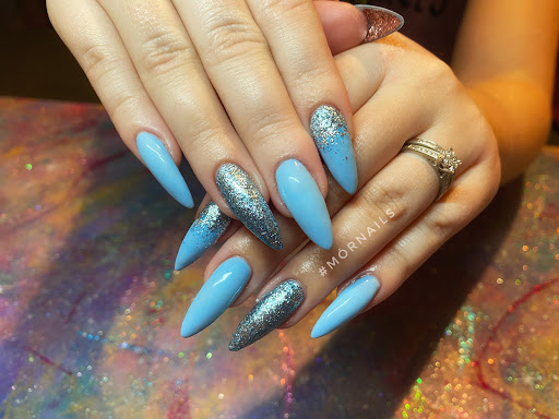 MÓR NAILS - Visual